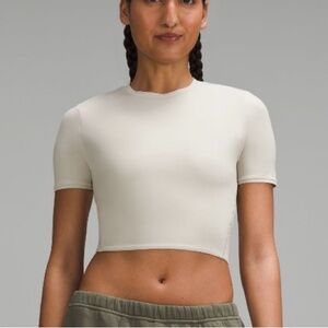 NWT lululemon athletica wunder most nulu crewneck cropped t-shirt